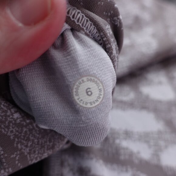 Lululemon Wunder Under HR Leggings Sz 6 Jacquard Starlight Grey Cropped Stretch - Picture 8 of 10